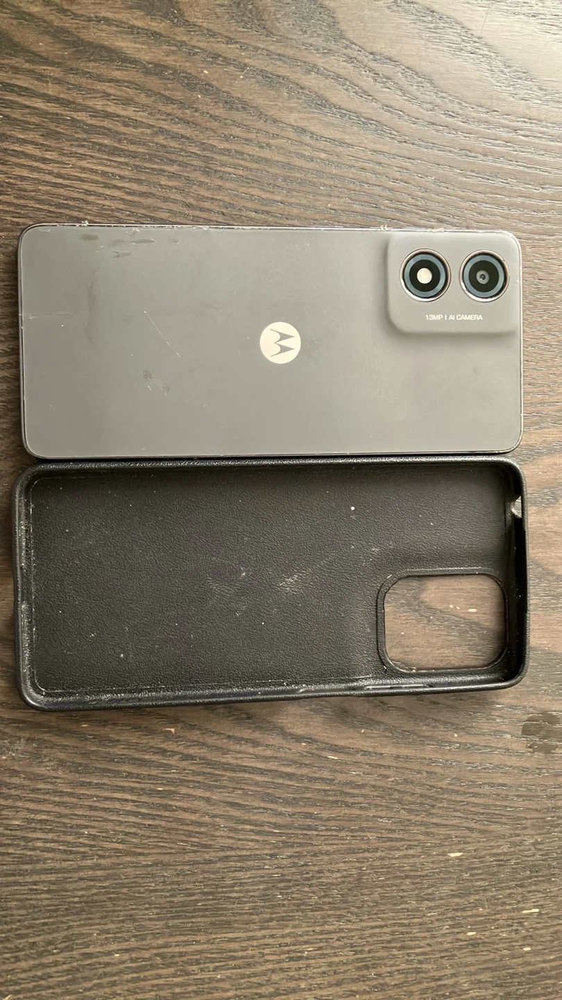Motorola E14 Smartphone with Case 🏈 - photo 2