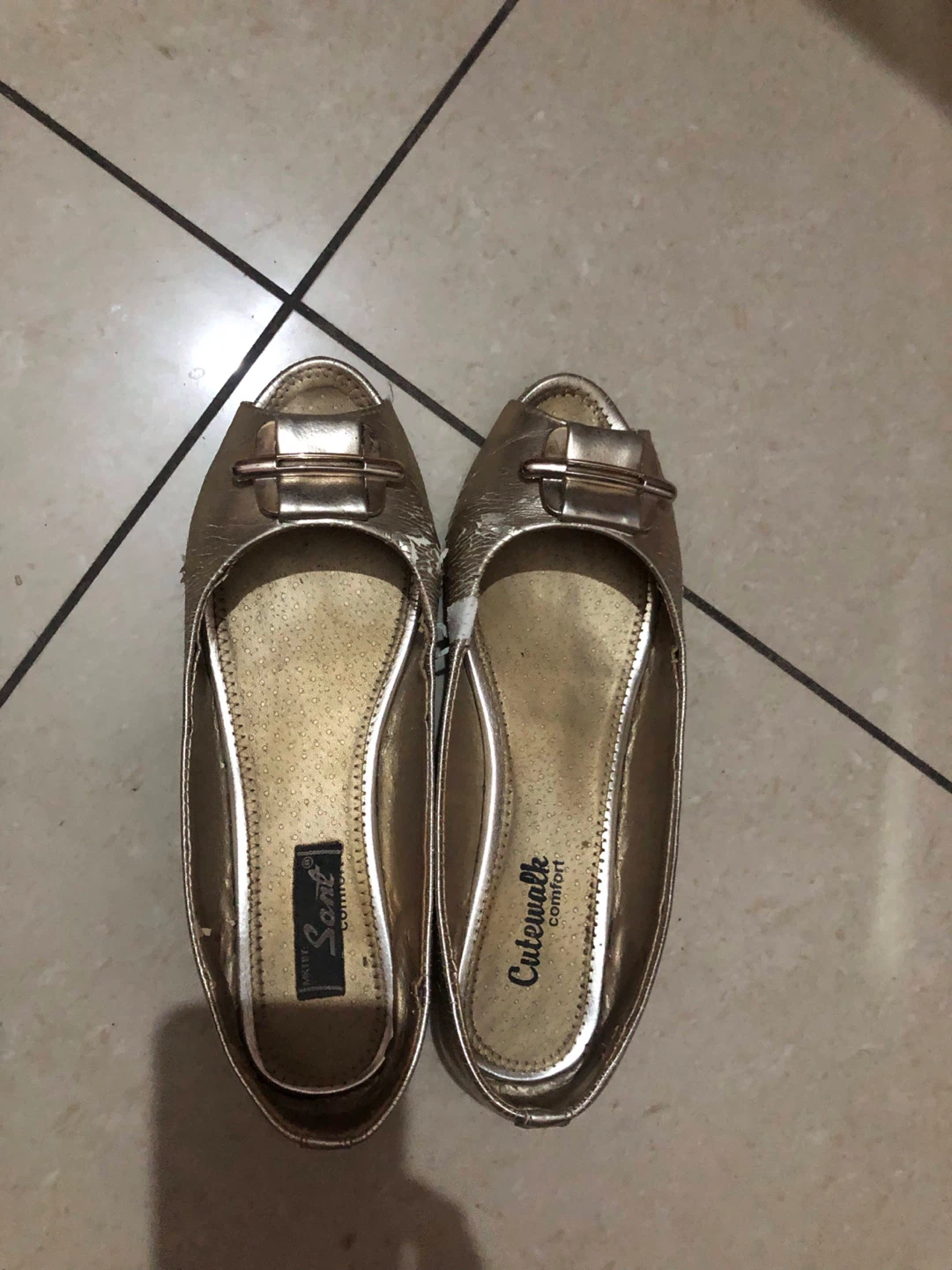 Cutewalk Comfort Gold Peep Toe Flats 🏈