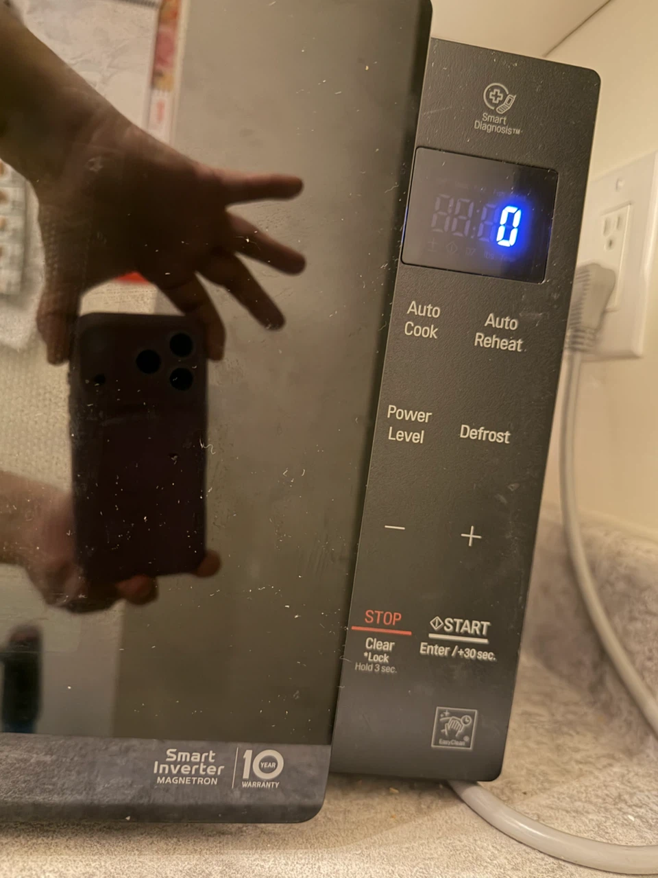 LG Smart Inverter Microwave - photo 3