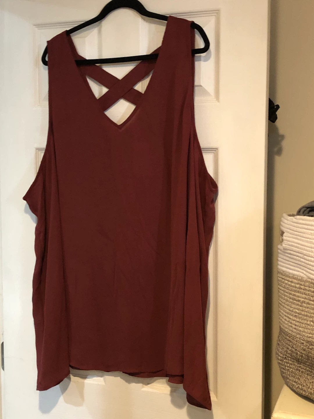 Torrid Red Cross-Back Sleeveless Top, NWT 🏈