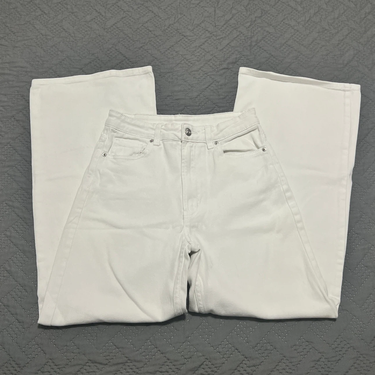 H&M Divided White Jeans Size 4