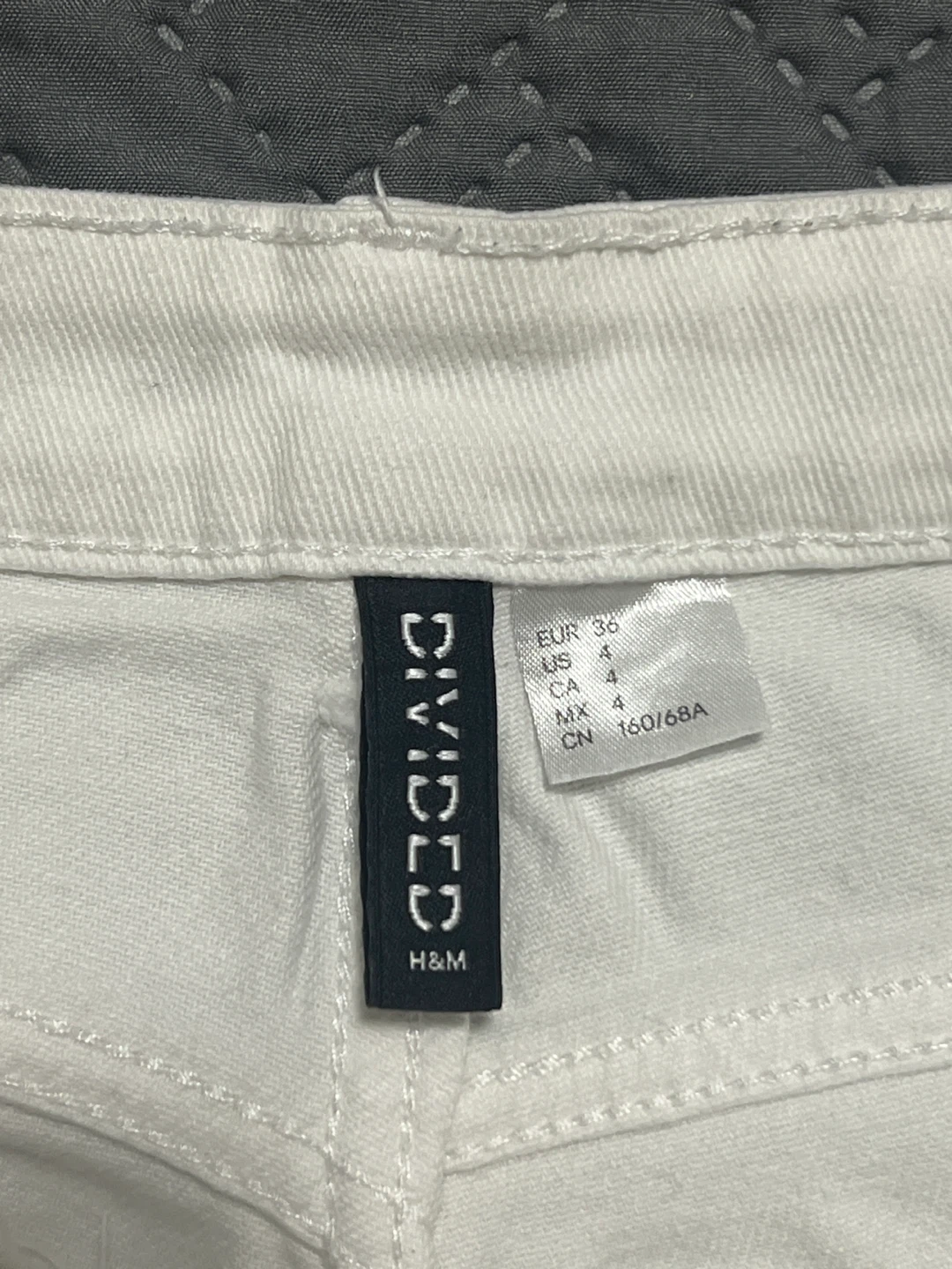 H&M Divided White Jeans Size 4 - photo 2