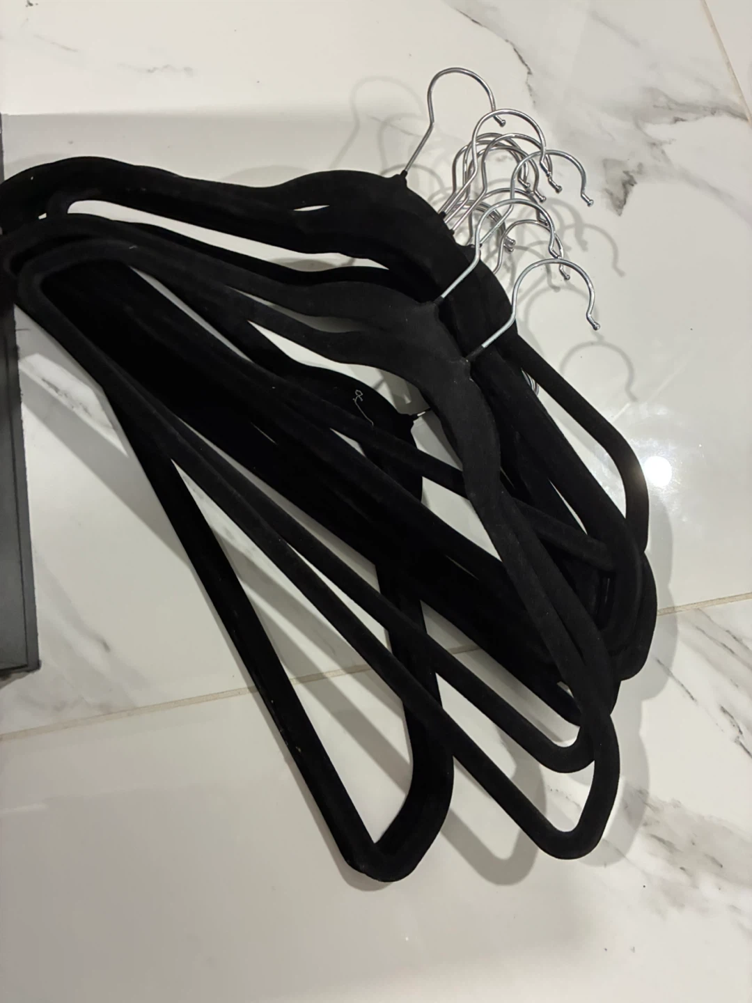 Set of 35 Black Velvet Clothes Hangers - photo 2
