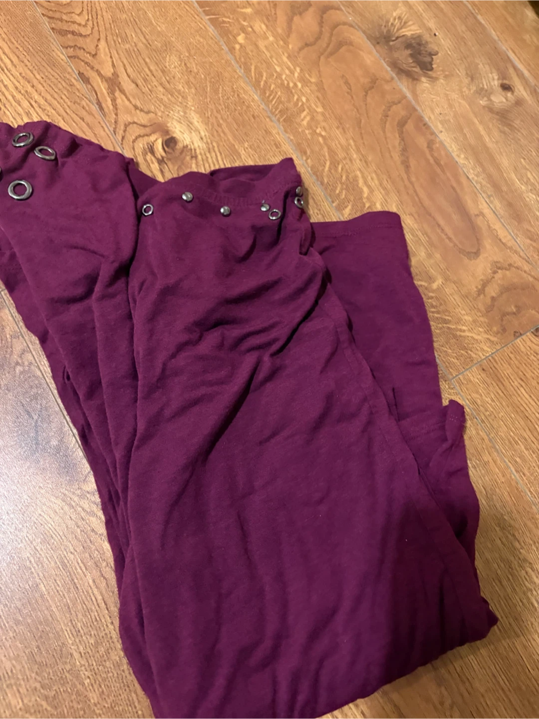 Burgundy Long Sleeve 🏈 Top with Grommet Detail - photo 2
