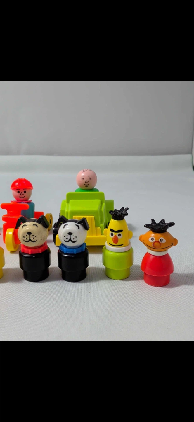 1970s Fisher-Price Little People set with vehicles and figures - photo 5