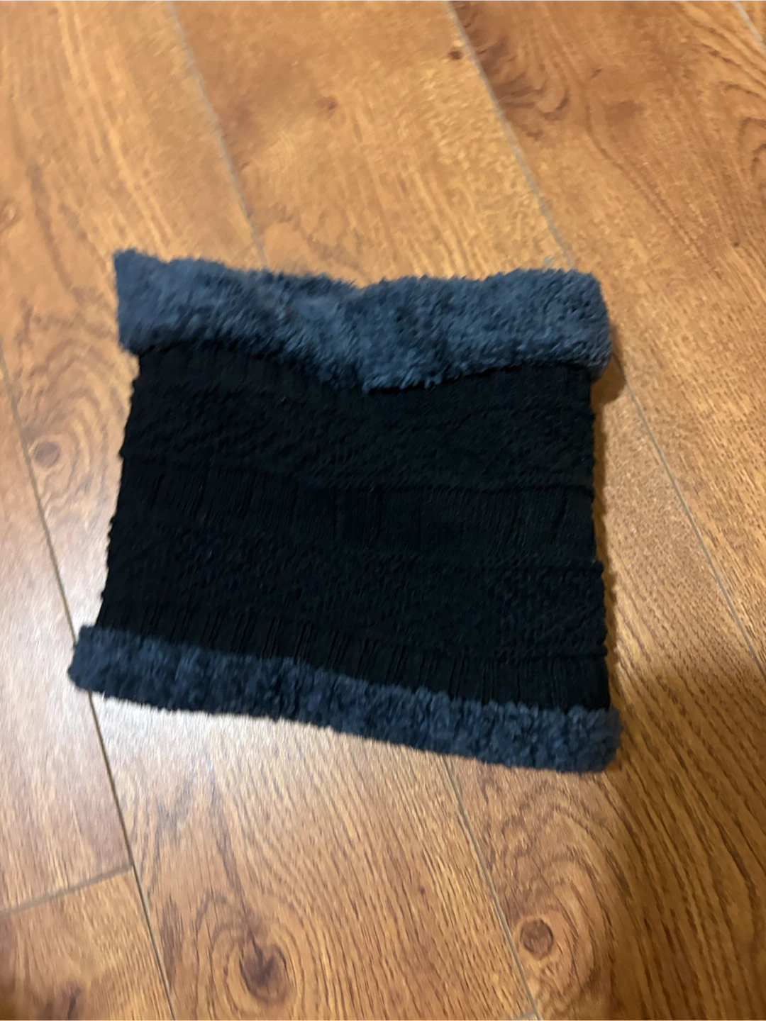 🏈 Black and Grey Fleece-Lined Neck Warmer