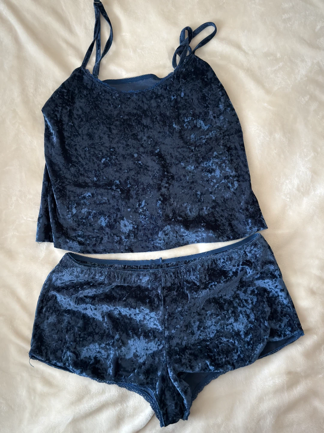 Women’s Pajamas & Loungewear Sets (Size M) - photo 2