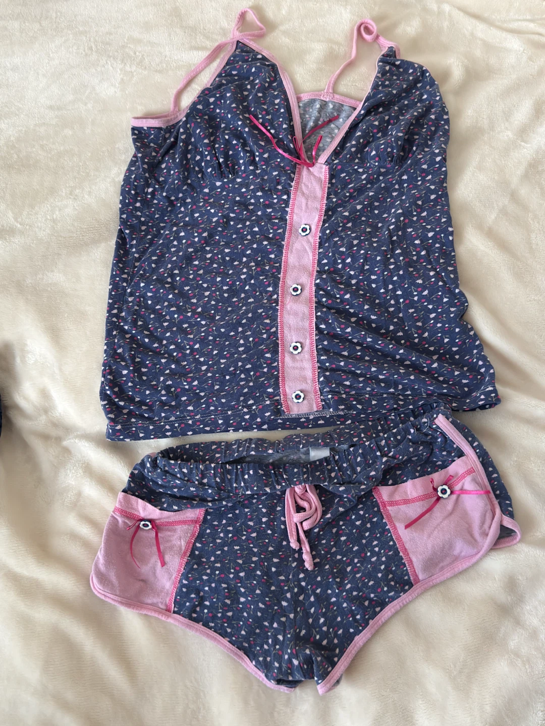 Women’s Pajamas & Loungewear Sets (Size M) - photo 4