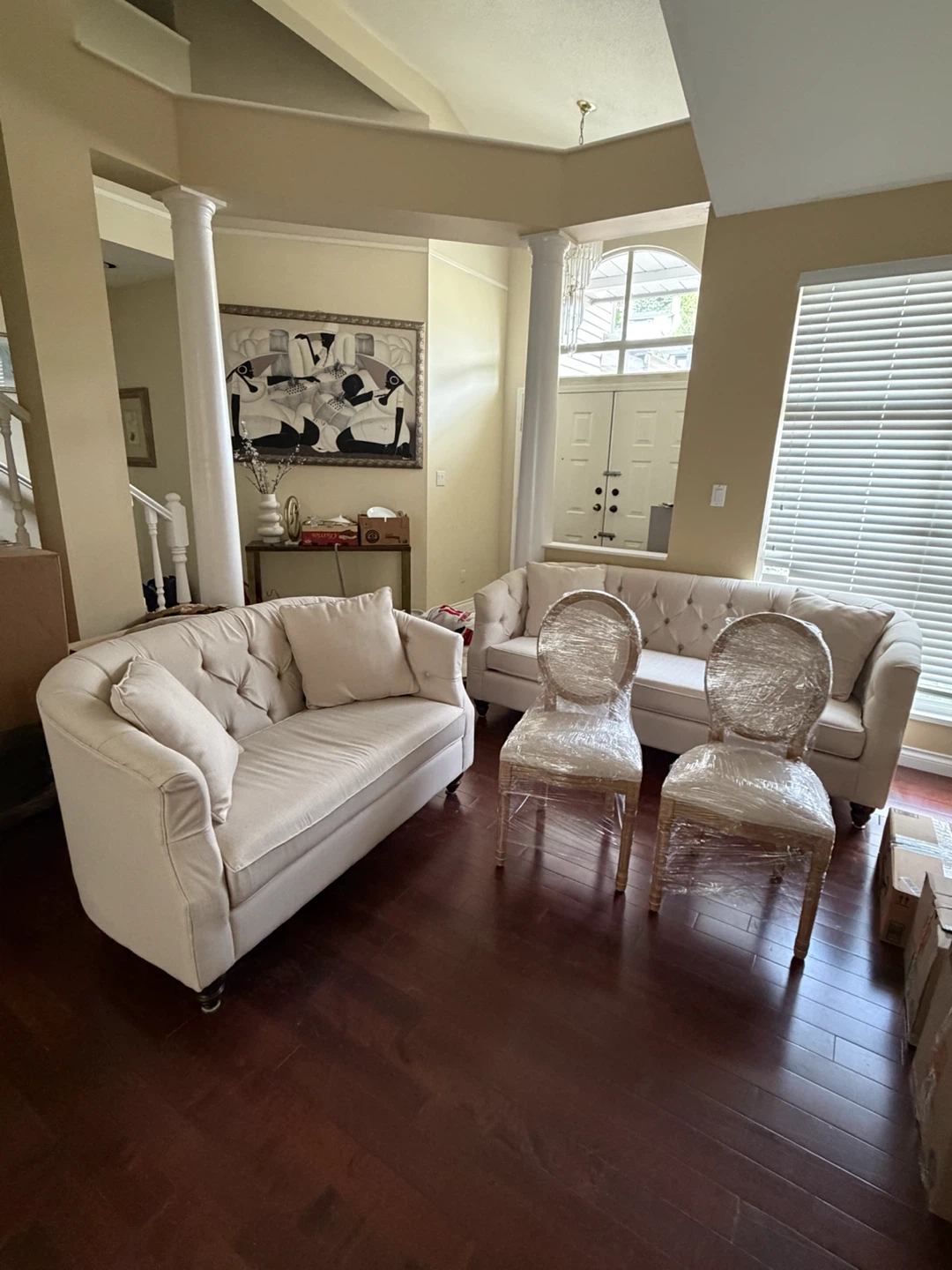 Cream Tufted Sofa - photo 2