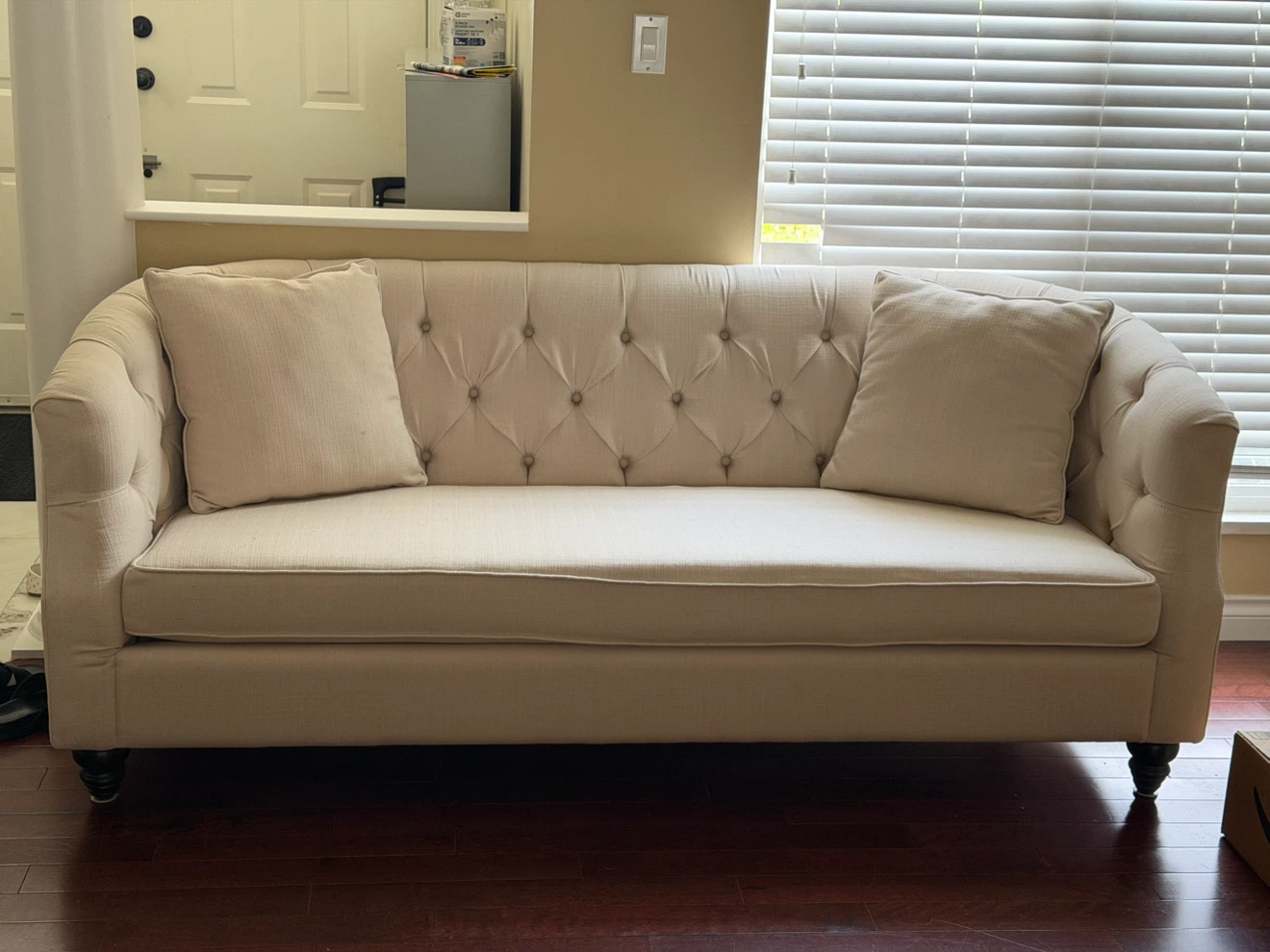 Cream Tufted Sofa - photo 4