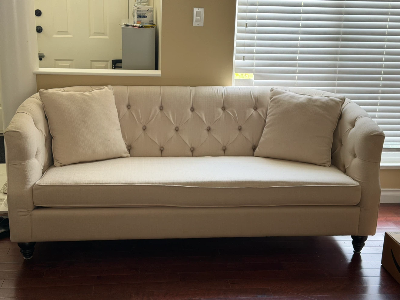 Cream Tufted Sofa - photo 5
