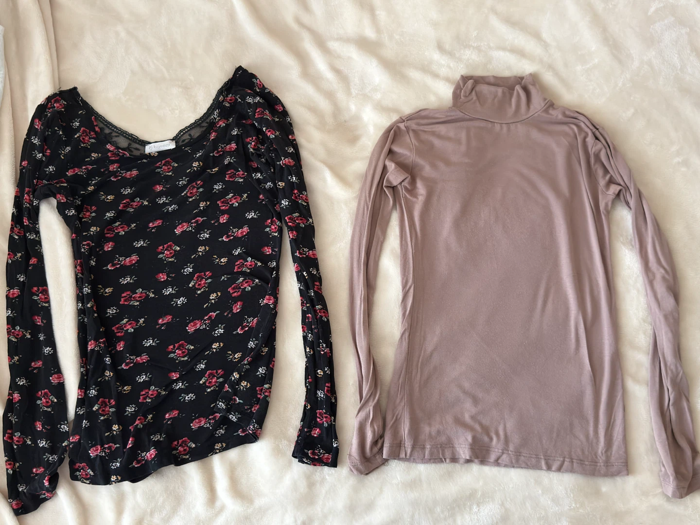 Women’s Long Sleeve Tops (Size S/M)