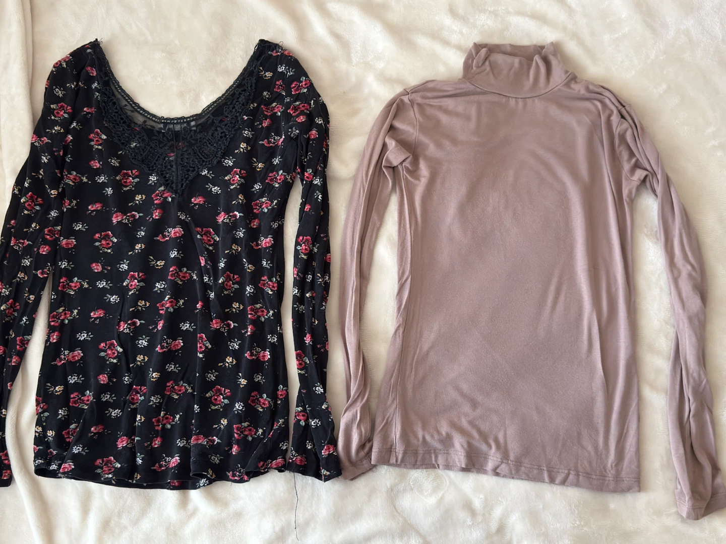 Women’s Long Sleeve Tops (Size S/M) - photo 2