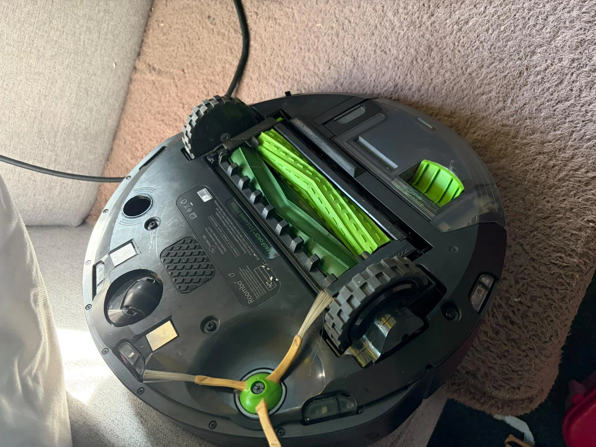 iRobot Roomba i7+ Robot Vacuum - photo 3