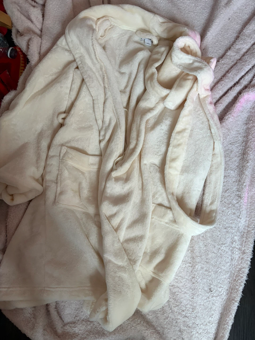 Amazon Essentials Cream Fleece Bathrobe