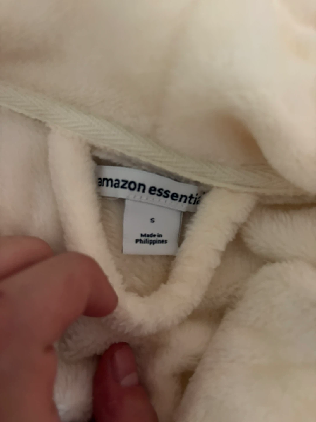Amazon Essentials Cream Fleece Bathrobe - photo 2