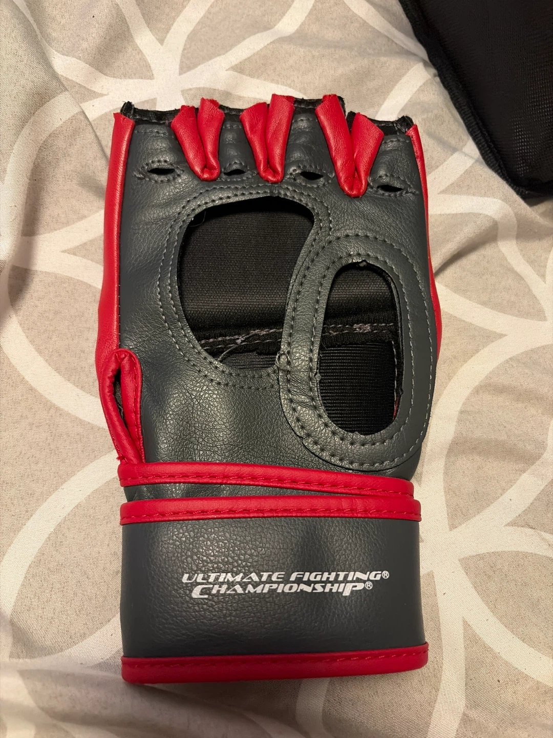 Autographed Official UFC Fight Glove - photo 2