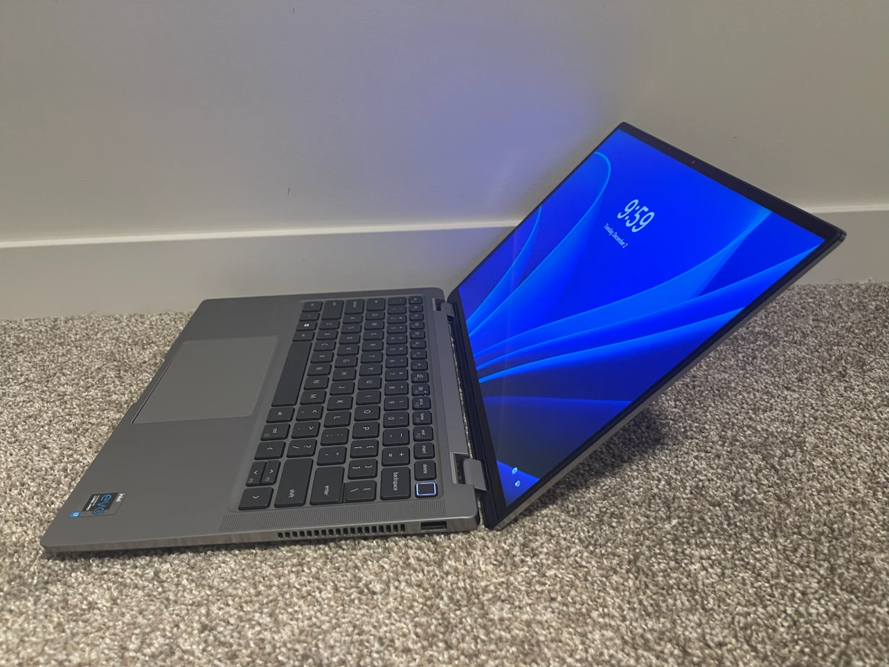 Dell Latitude 9420 Laptop - photo 4