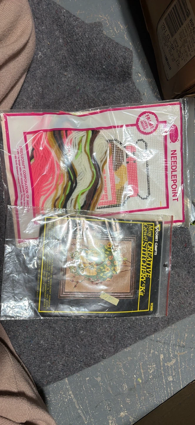 Vogart Crafts Mini Creative Crewel Stitchery Kit