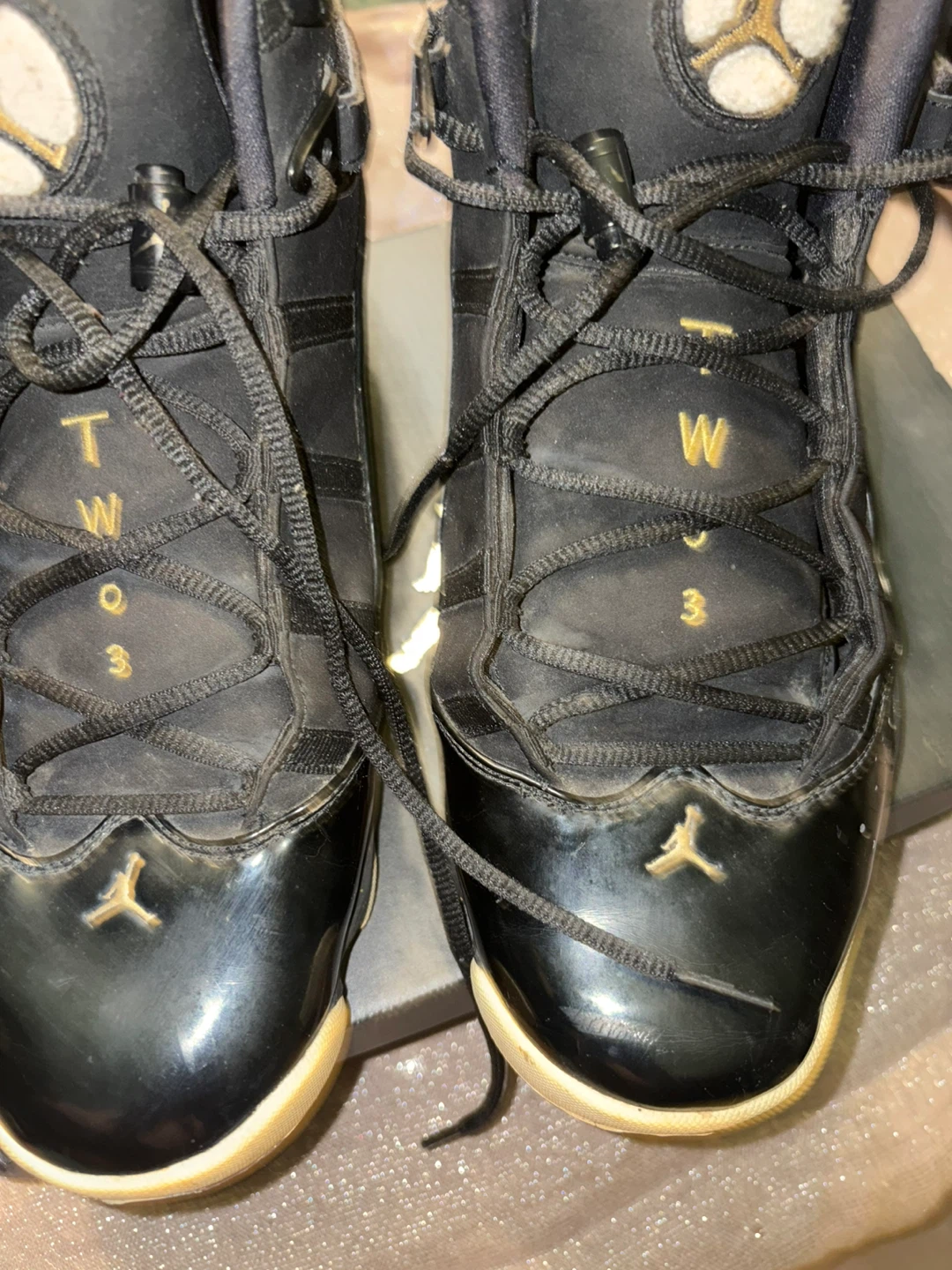 Air Jordan 6 Rings Black and Gold Sneakers - photo 2