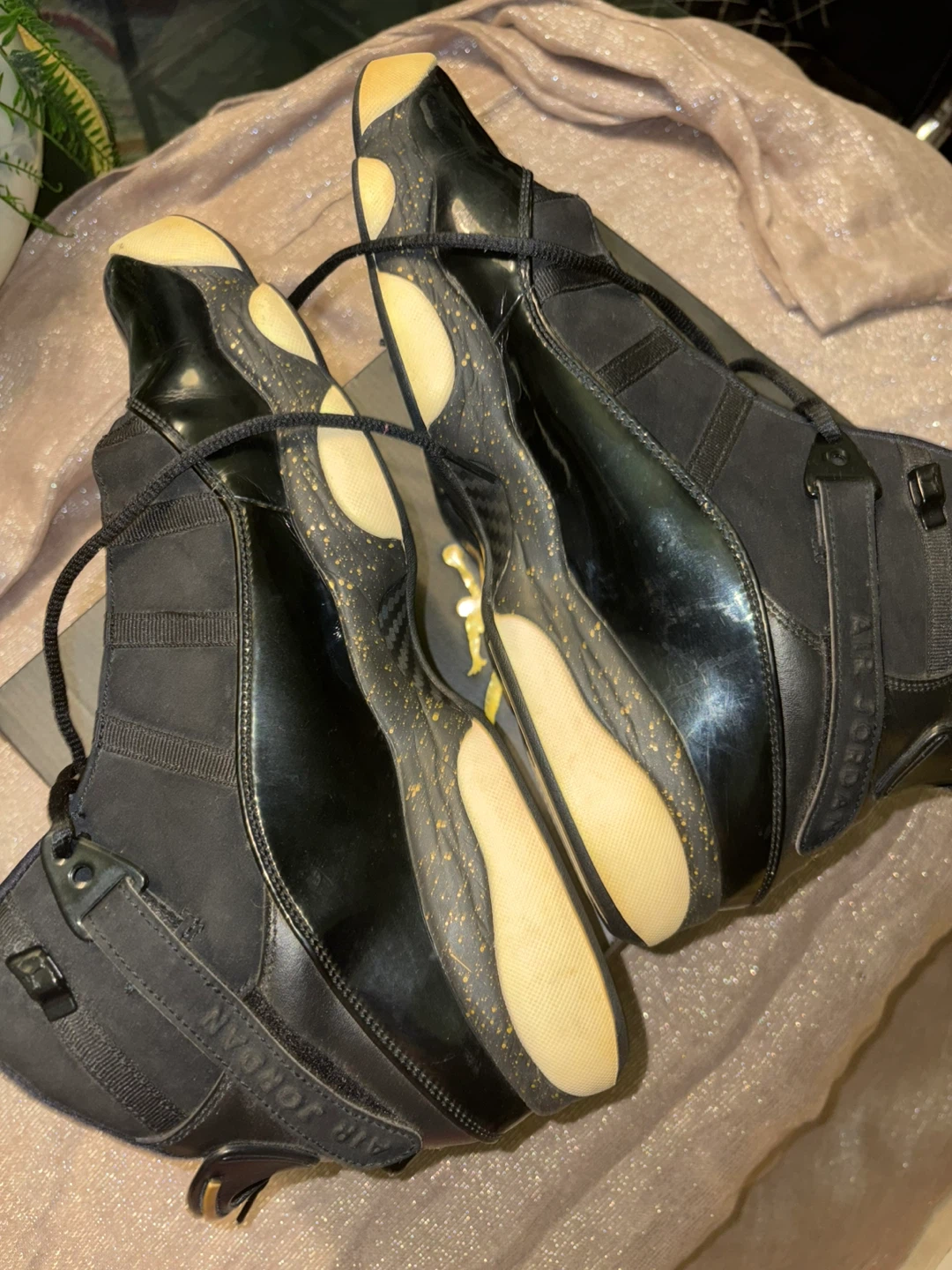 Air Jordan 6 Rings Black and Gold Sneakers - photo 3