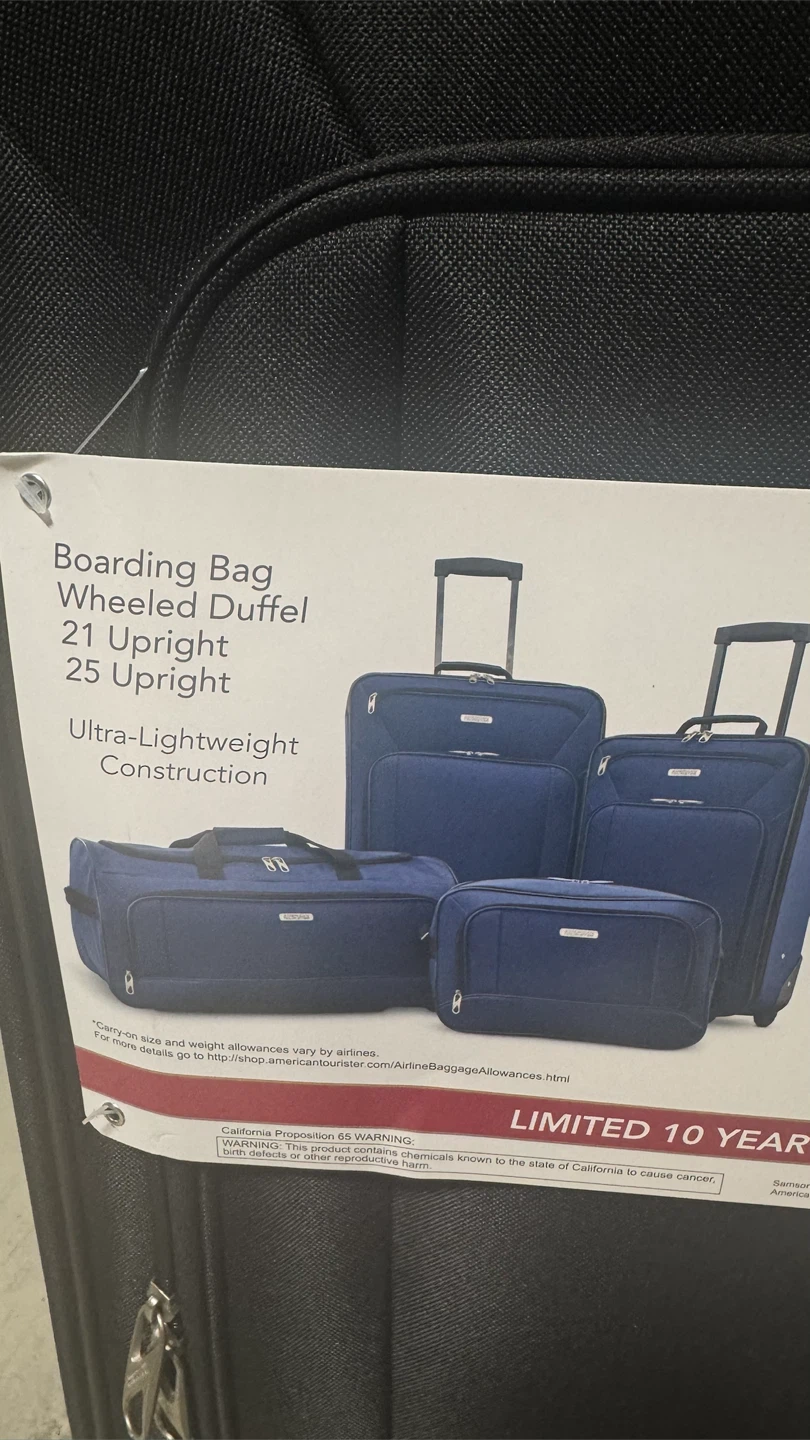 4-Piece Luggage Set- Brand New - photo 2