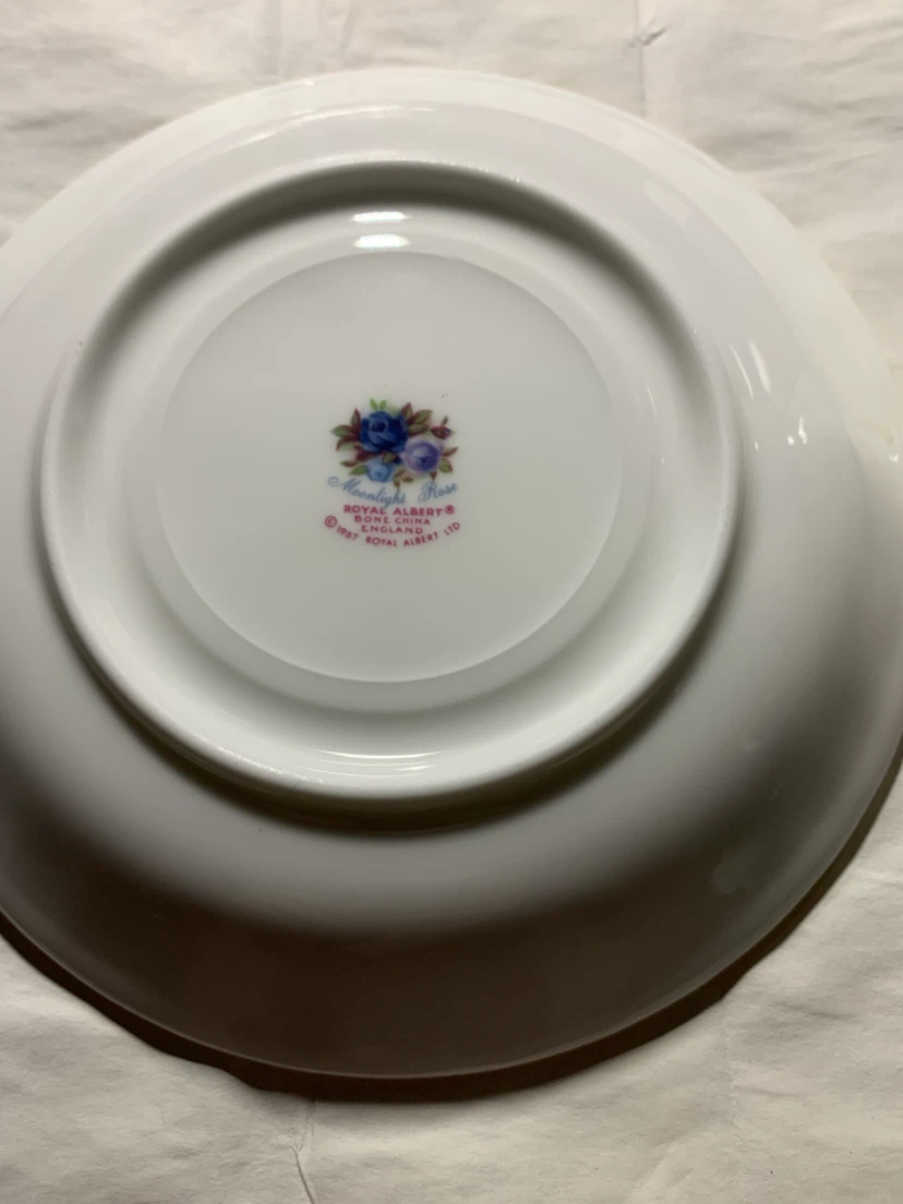 Royal Albert Moonlight Rose Teacup and Saucer - photo 3