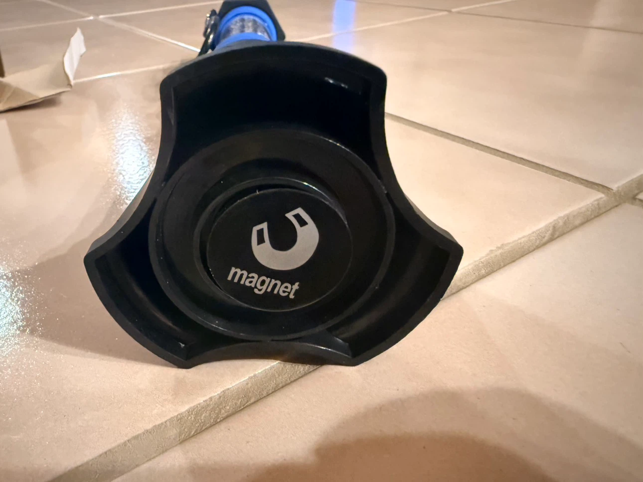ULINE H-8065 Magnetic Utility Light - photo 3