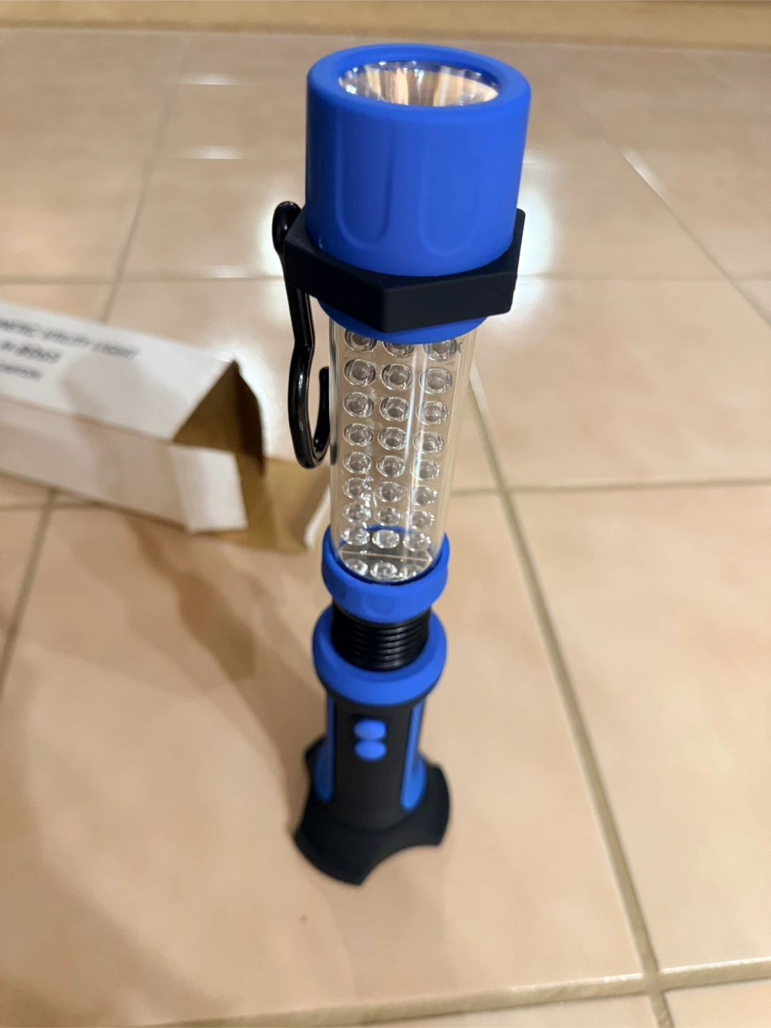 ULINE H-8065 Magnetic Utility Light - photo 4