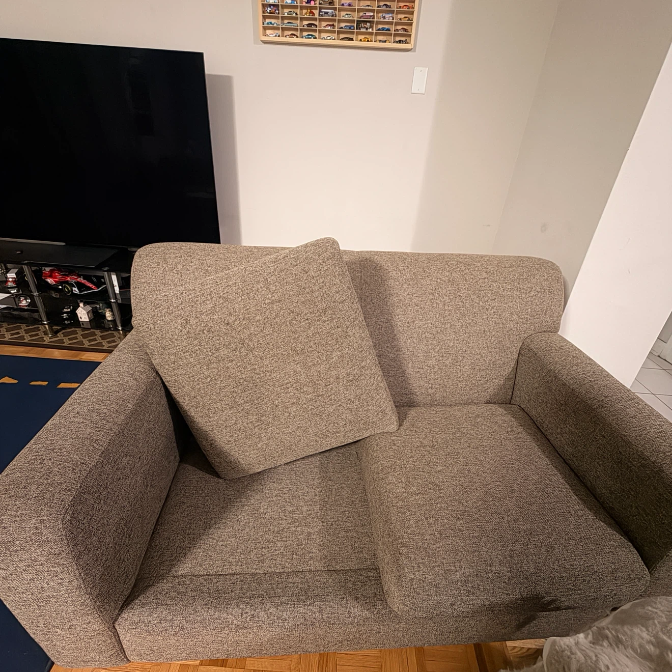 2-Seater Chenille Loveseat Sofa – Excellent Condition – $220 - photo 5