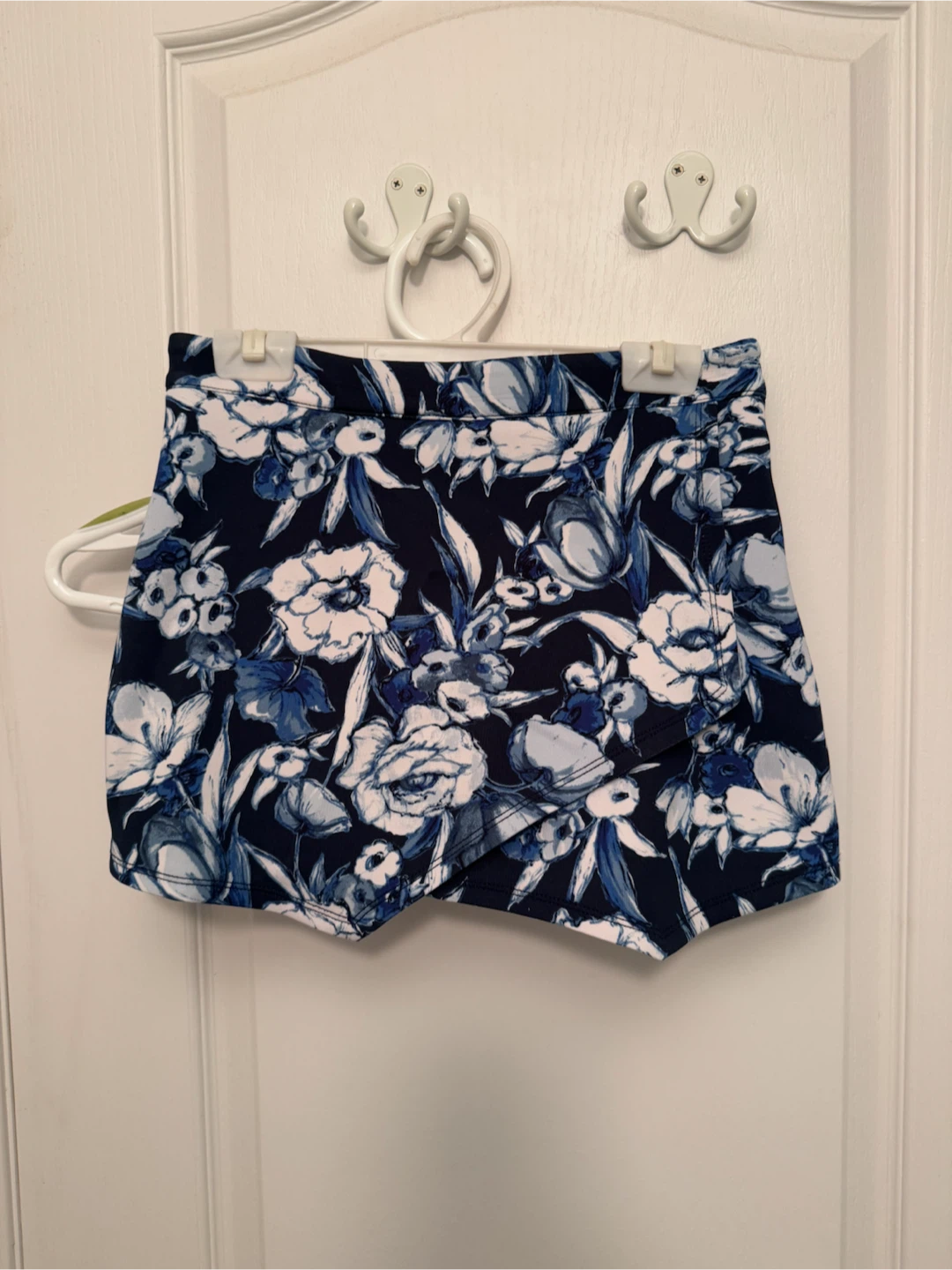 Abercrombie Blue and White Floral Skort - S
