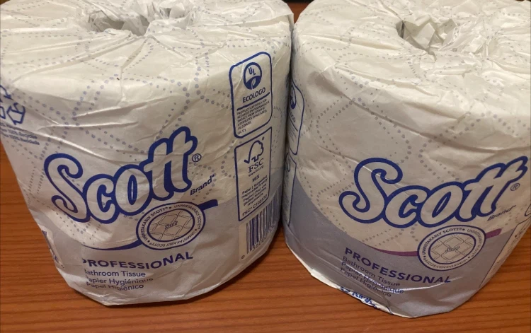 2 Rolls of Scott Professional Bathroom Tissue🏈