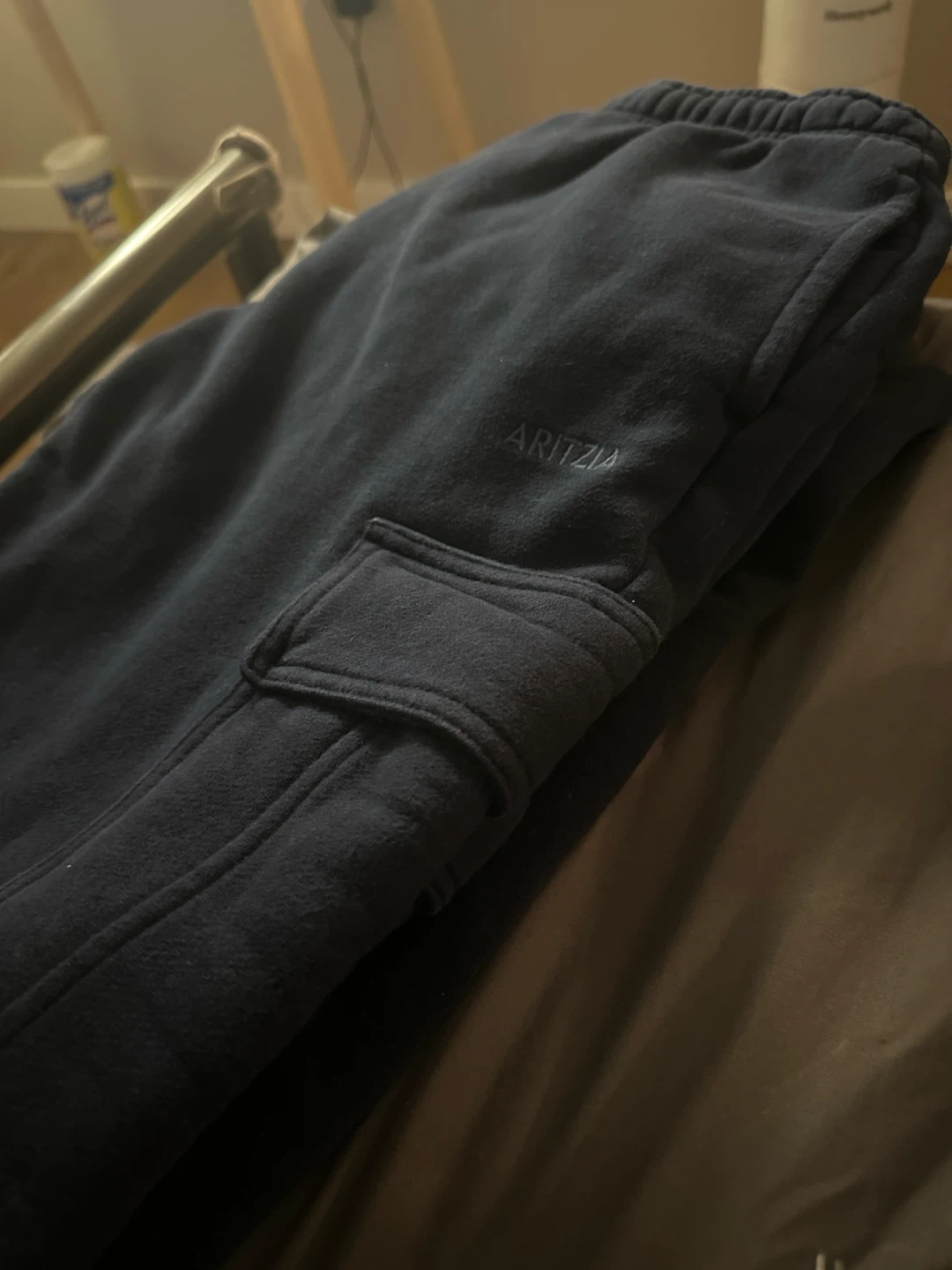 Aritzia Cozy Sweatfleece Mega Cargo Sweatpants