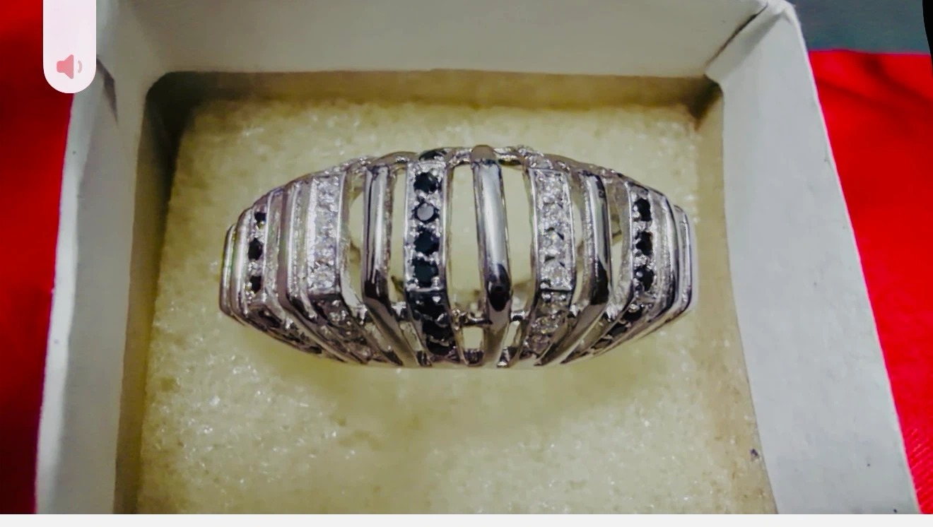 18K White Real Saudi Gold with Diamond