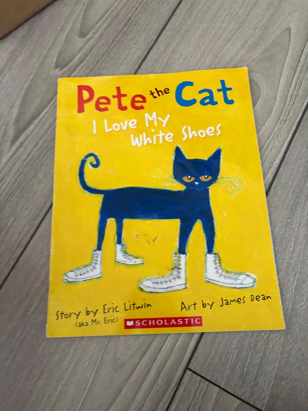 Pete the Cat: I Love My White Shoes Book 🏈