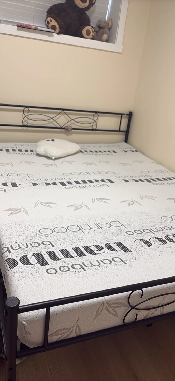 Queen Mattress, 15 days used, moving, need to be picked up,