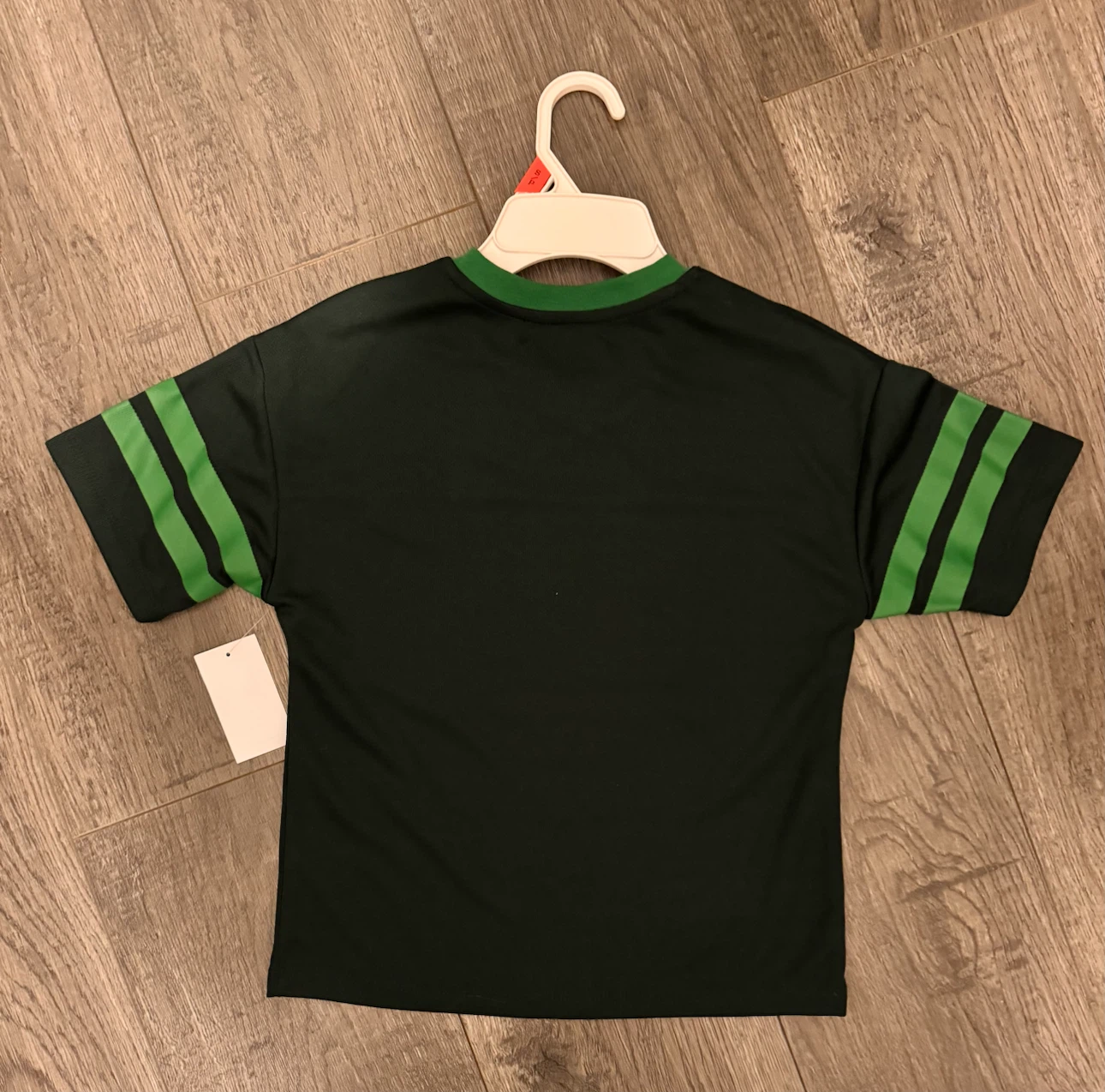 Kids t shirt sz small. New 🏈 - photo 2