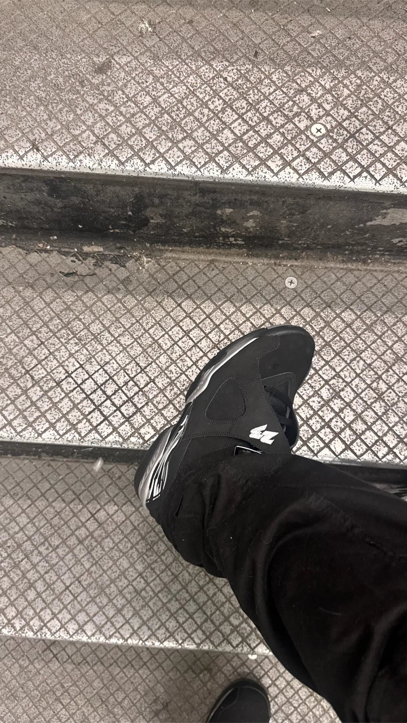 Air Jordan 8 Retro Black/White Size 9.5