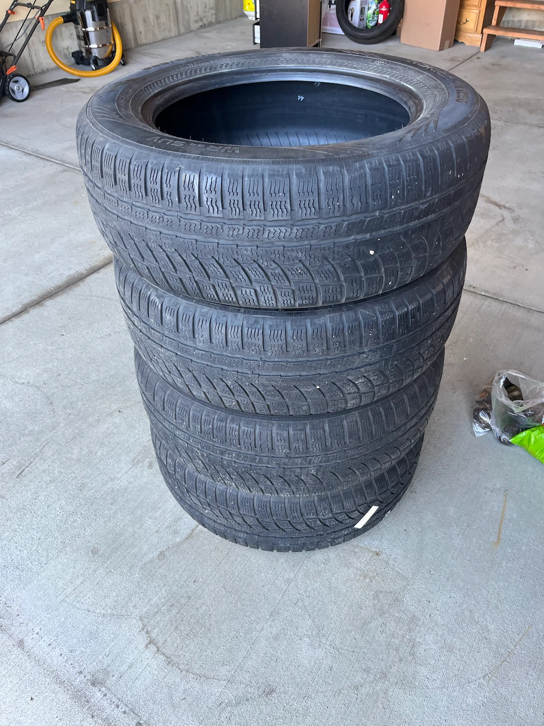 235/60R18 Nokian WR G4 SUV