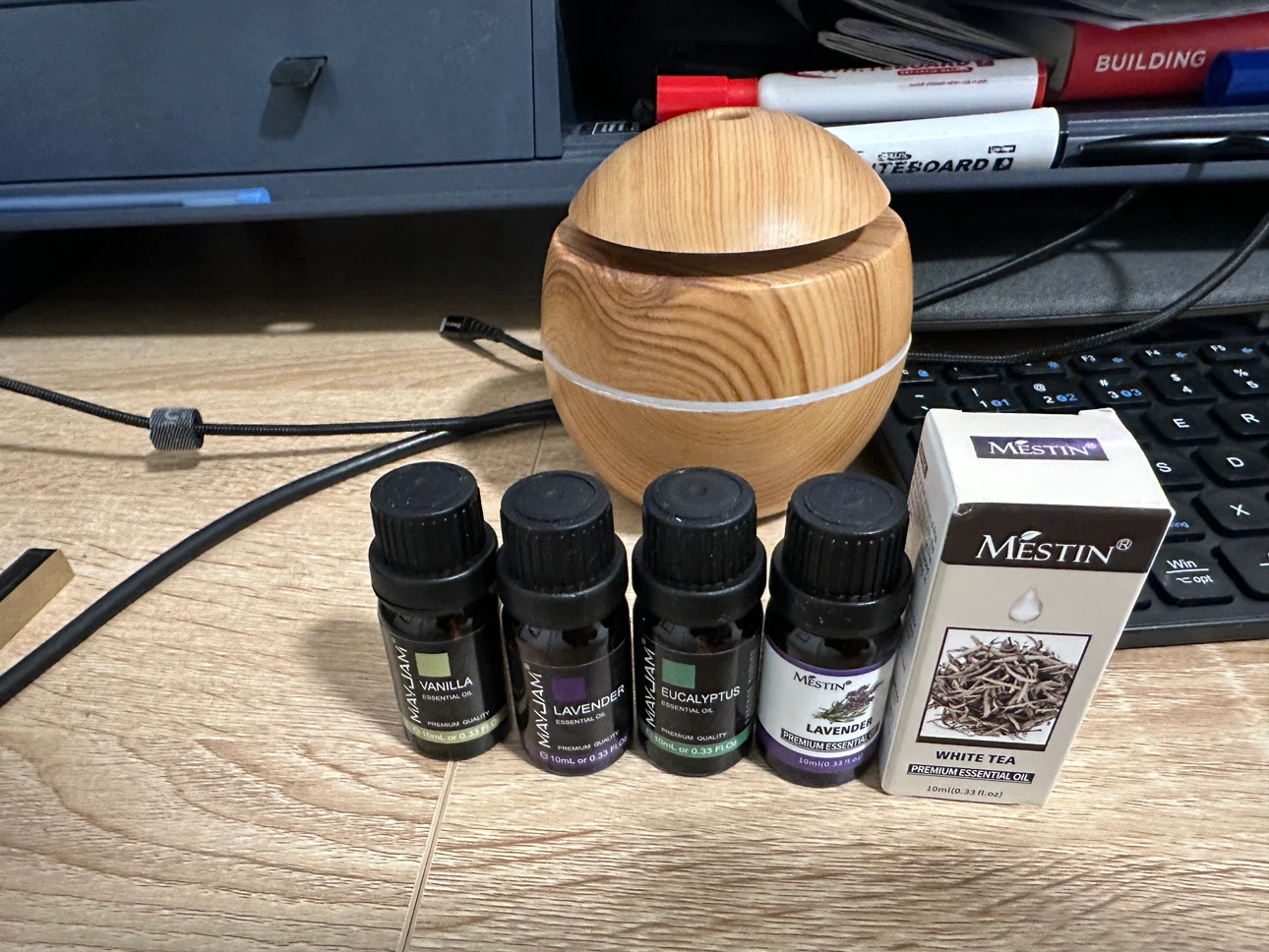 Air Humidifier with 5 unopened scents