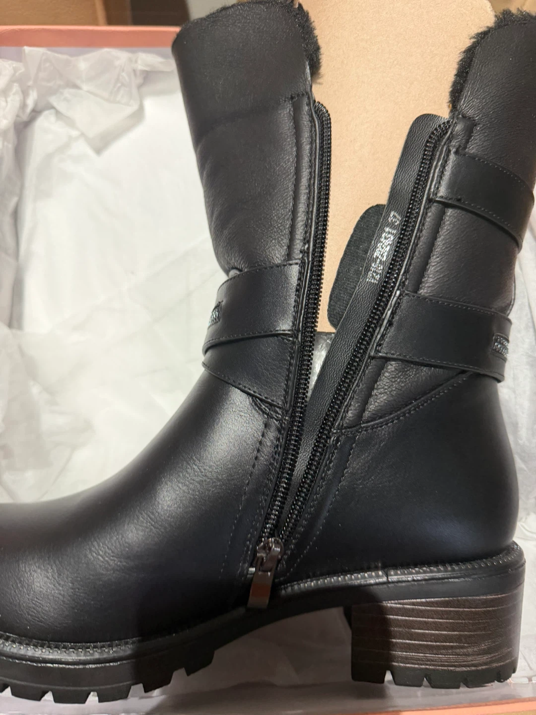 Black Fur-Lined Boots Size 37 - photo 3