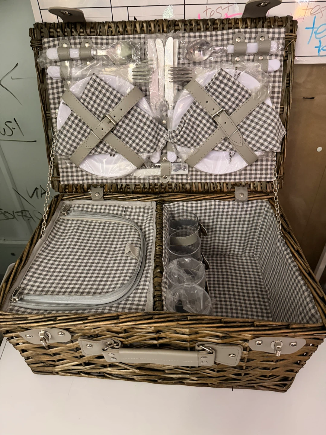 Wicker Picnic Basket with Dining Set - photo 2