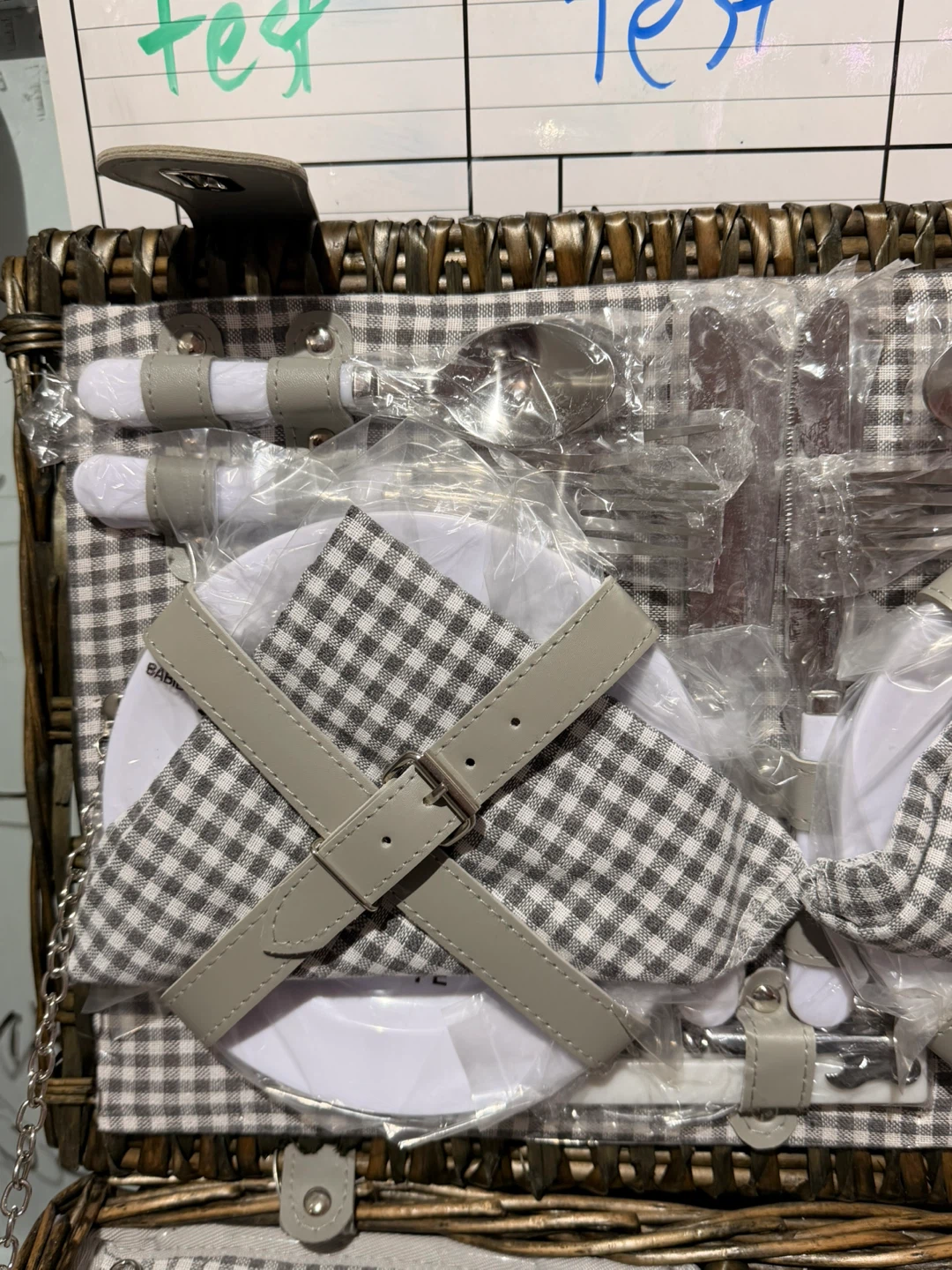 Wicker Picnic Basket with Dining Set - photo 4