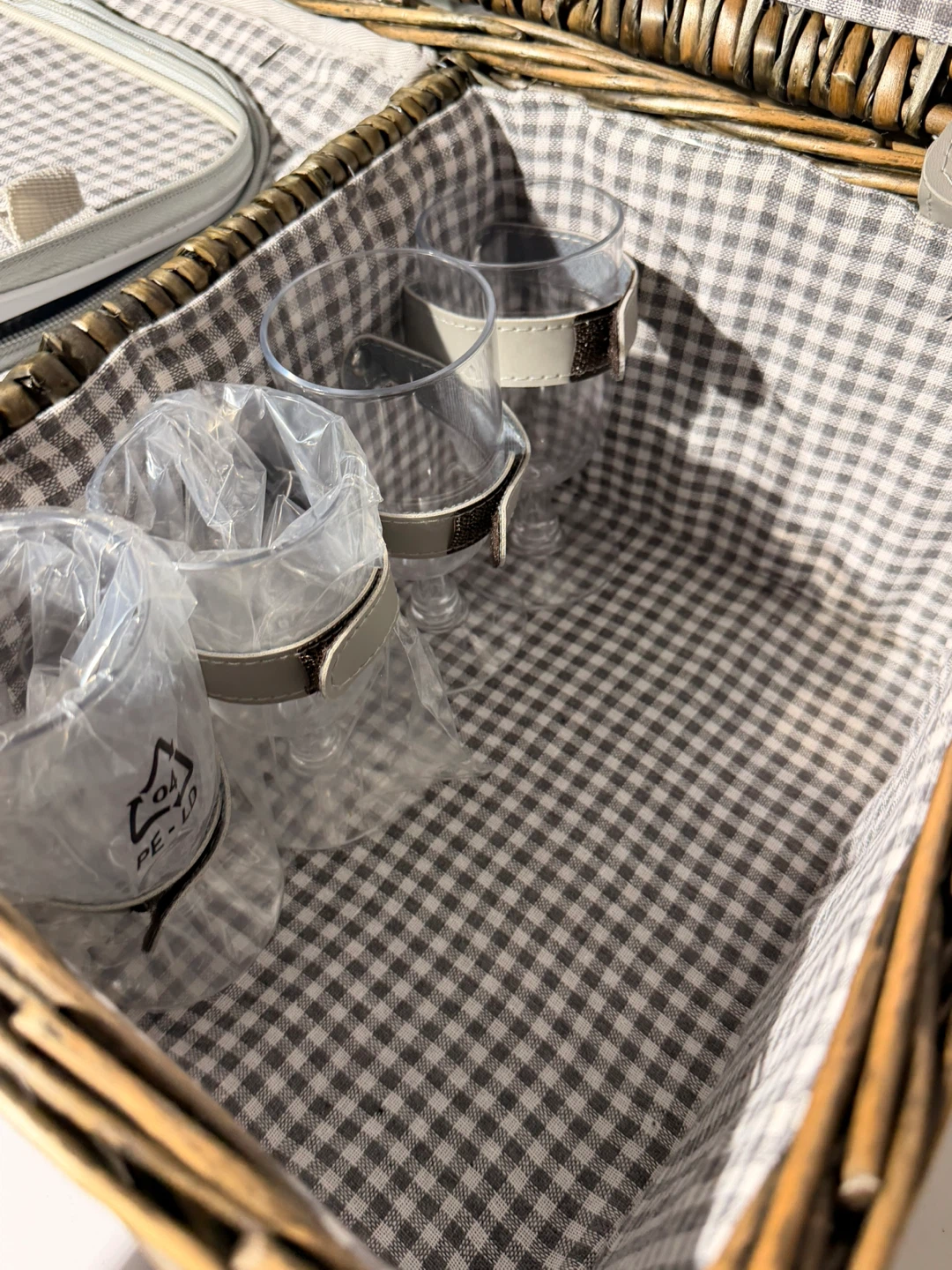 Wicker Picnic Basket with Dining Set - photo 5