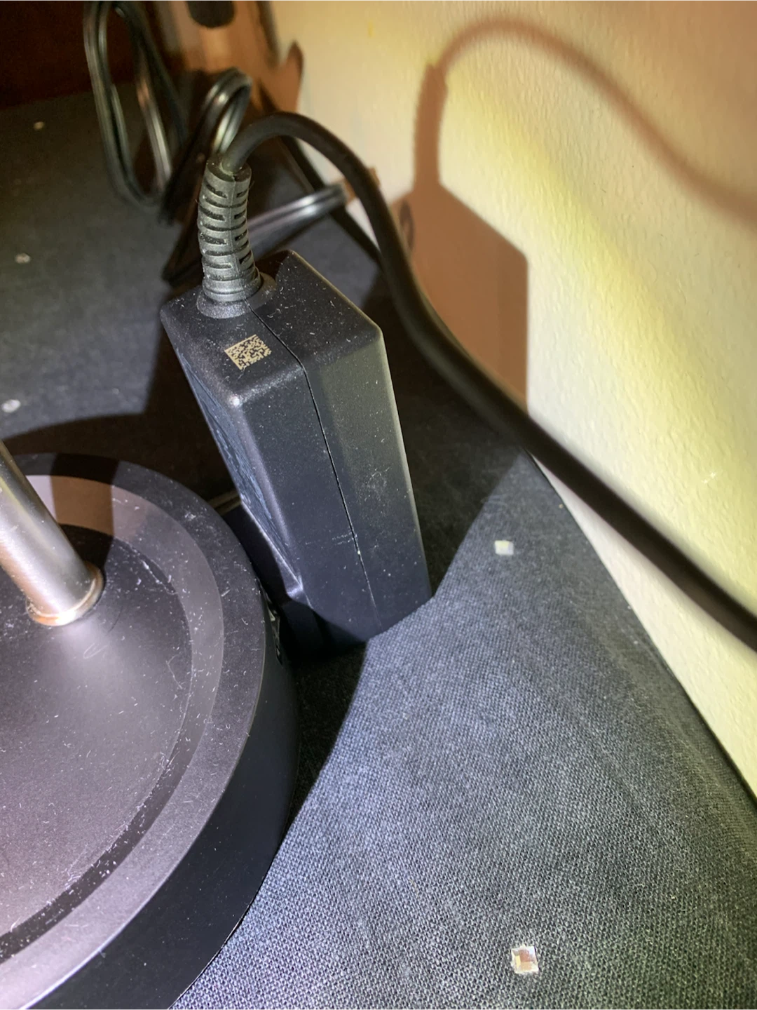 🏈 Black Modern Table Lamp with Power Outlet - photo 2