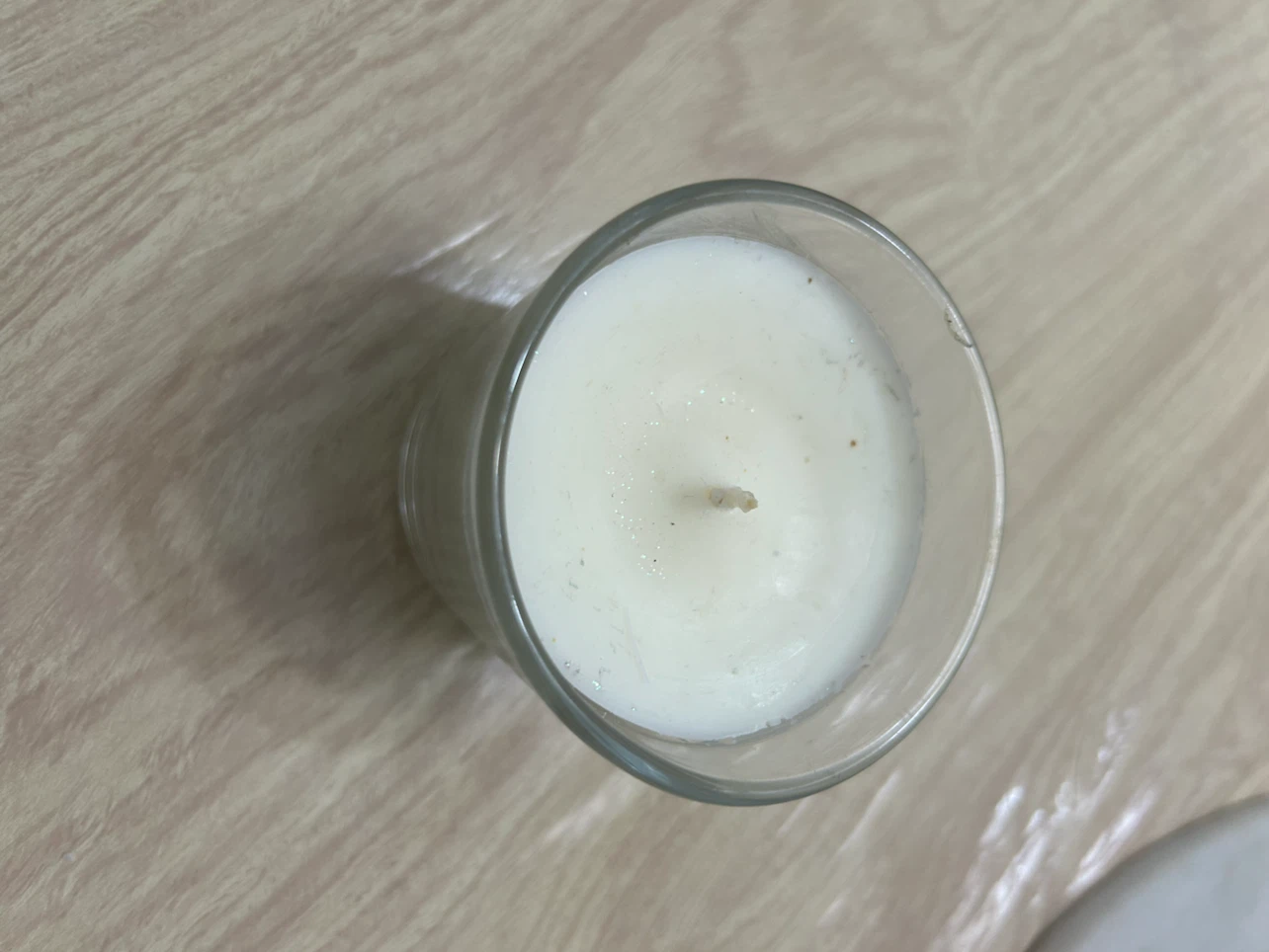 Small White Scented Candle in Glass Holder 🏈