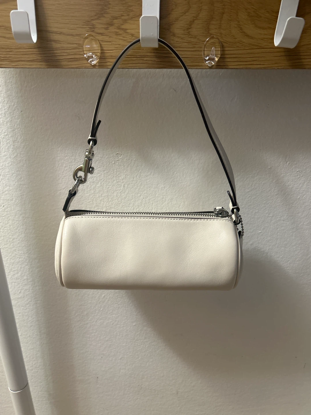 White Coach Cylinder Shoulder Bag 🏈 - photo 2