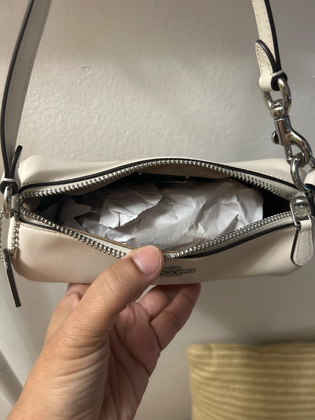 White Coach Cylinder Shoulder Bag 🏈 - photo 3