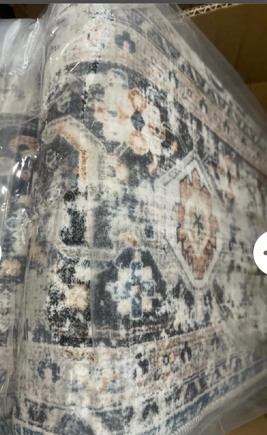 5x7-foot vintage patterned carpet - photo 3