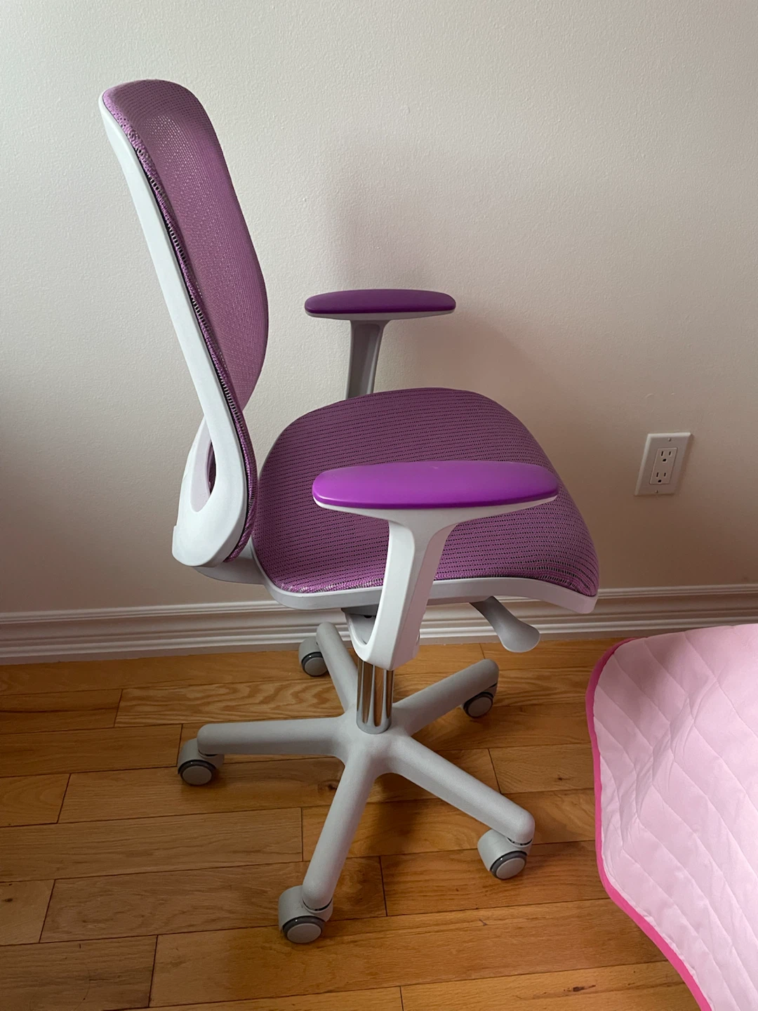 Giantex Ergonomic Kids Desk Chair